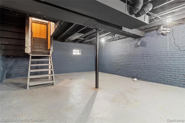 Building Photo - 767 Navahoe St