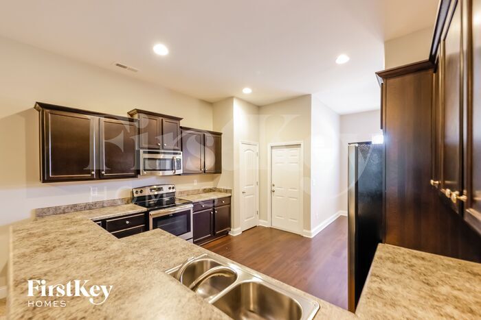 Building Photo - 145 Hillcrest Dr
