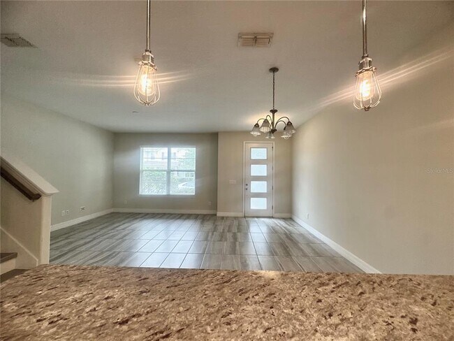 Building Photo - 2928 Windmill Dr