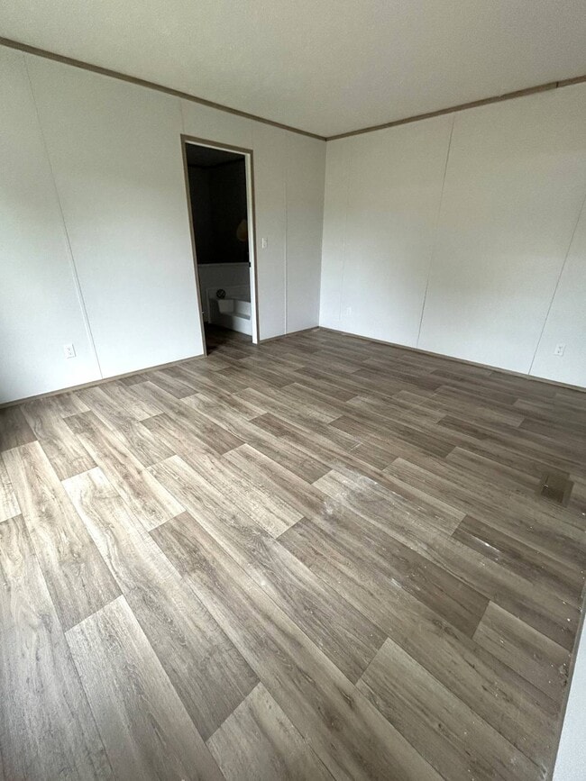 Building Photo - 575 Payne Creek Est