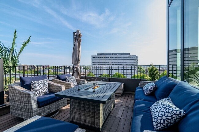 Building Photo - 60 Quincy Shore Dr