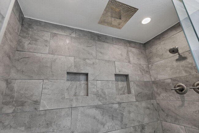 Building Photo - 4075 Gun Barrel Rd NE