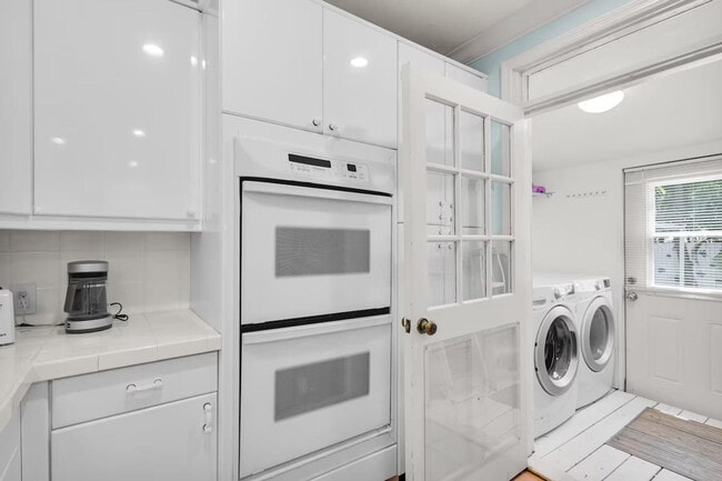 Building Photo - 511 29th St