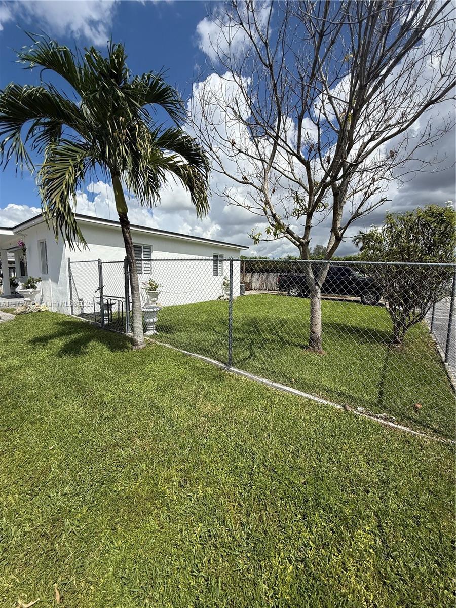 Building Photo - 2445 SW 90th Ave