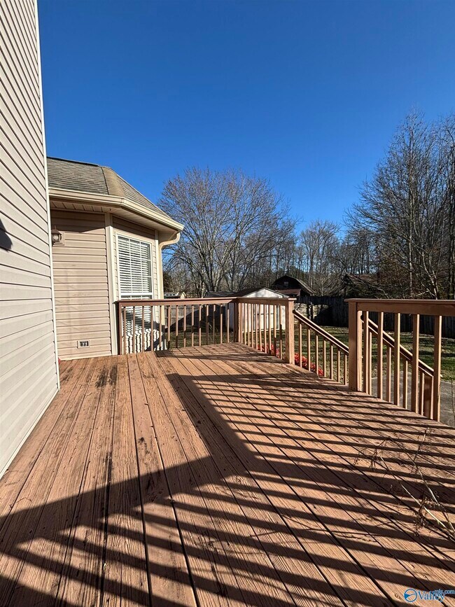 Building Photo - 140 Freedom Way