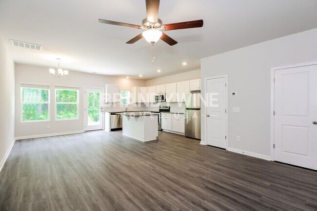 Building Photo - 828 Coosaw Pl