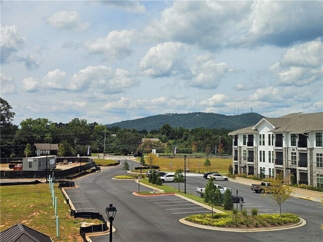Building Photo - 502 Healy Dr