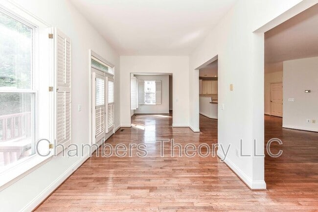 Building Photo - 3105 White Daisy Pl
