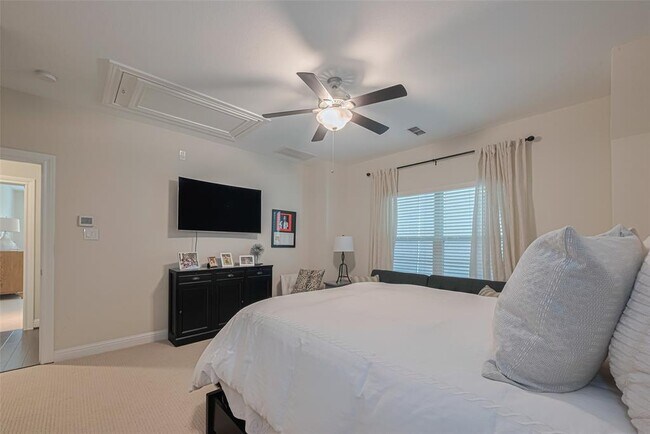 Building Photo - 8418 Oak Leaf Point Dr
