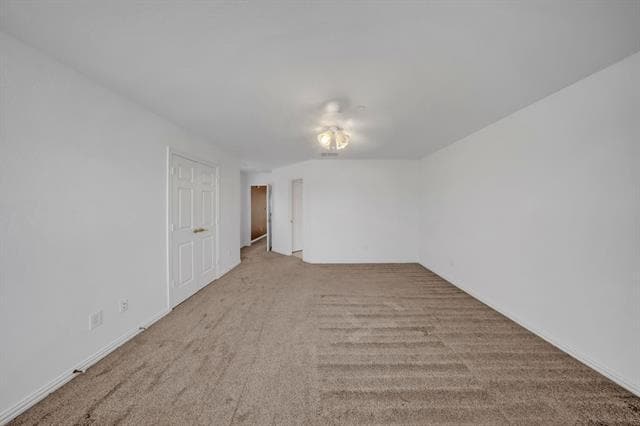 Building Photo - 908 Englewood Ln