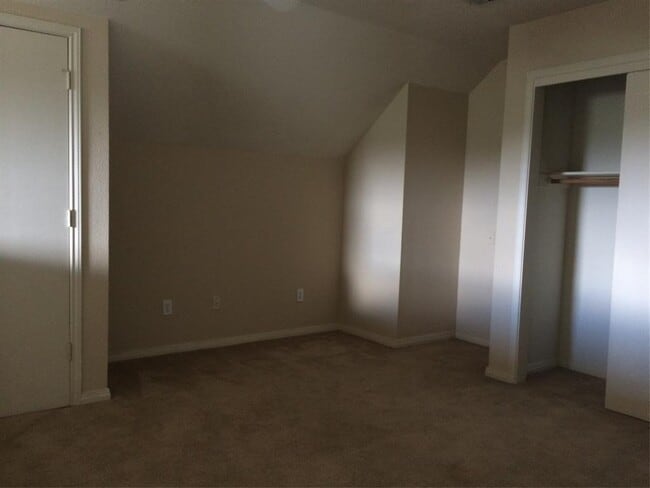 Building Photo - 3003 Whisper Oaks Ln