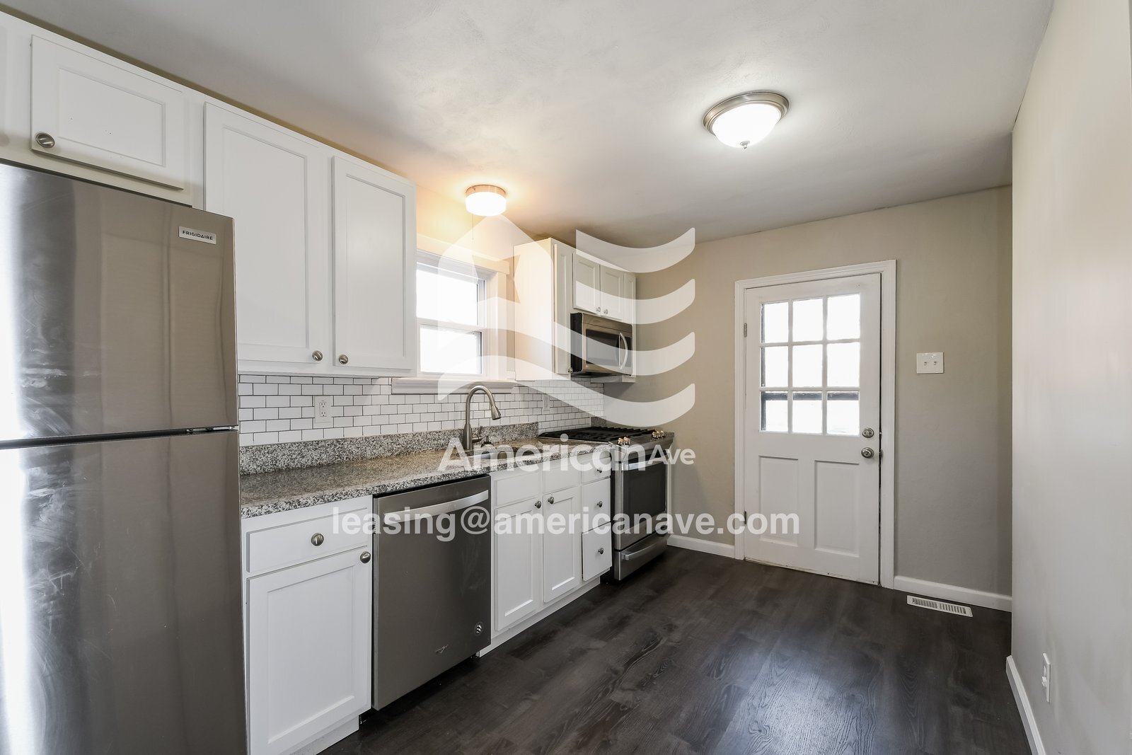 Building Photo - 3402 Longview Dr