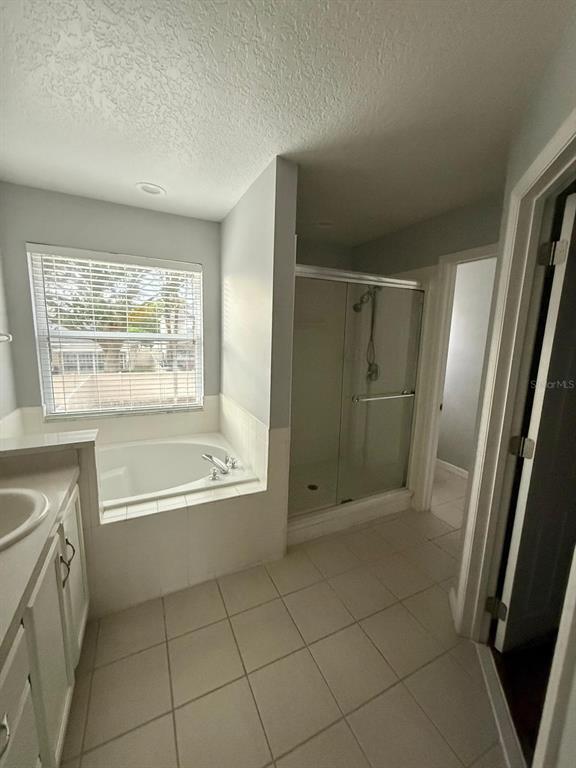 Building Photo - 14116 Entrada Dr
