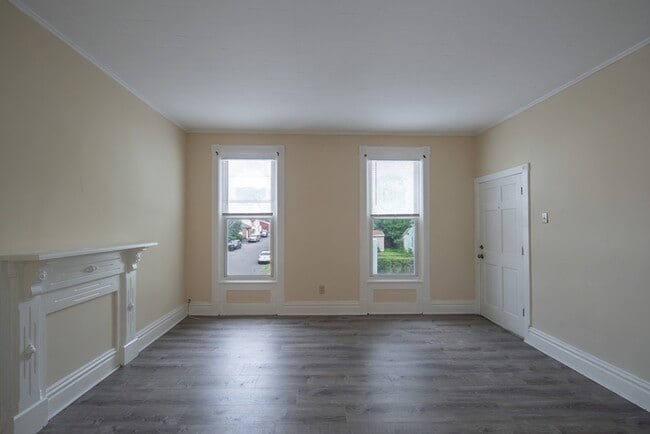 Building Photo - 629 4th Ave