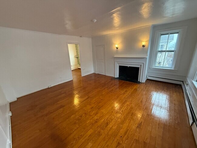 Building Photo - 18 Leyden St