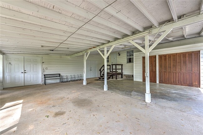 Building Photo - 801 NW C St