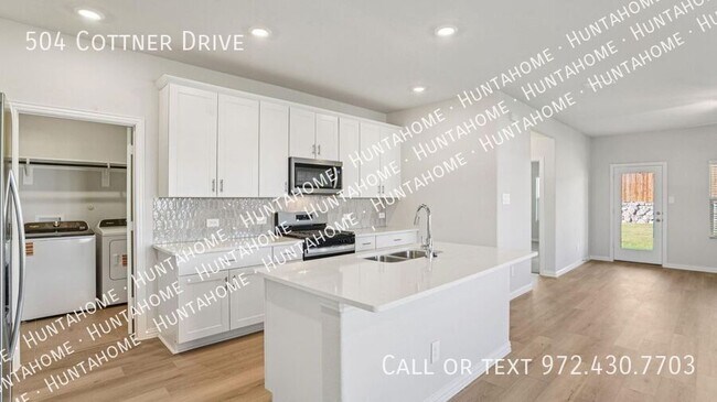 Building Photo - 504 Cottner Dr