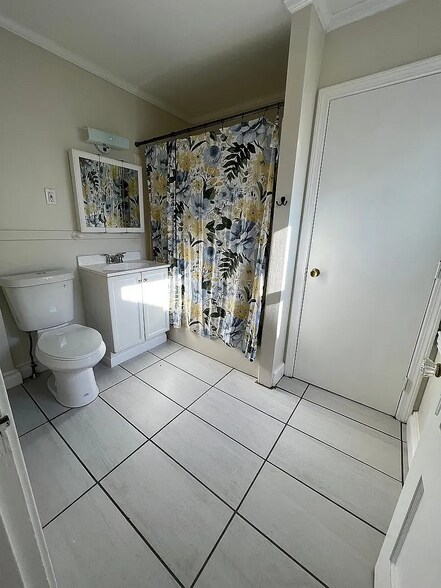 Building Photo - 6 Wheeler St