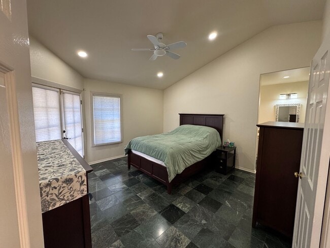 Building Photo - 2 Bedroom - 2 Bathroom single level