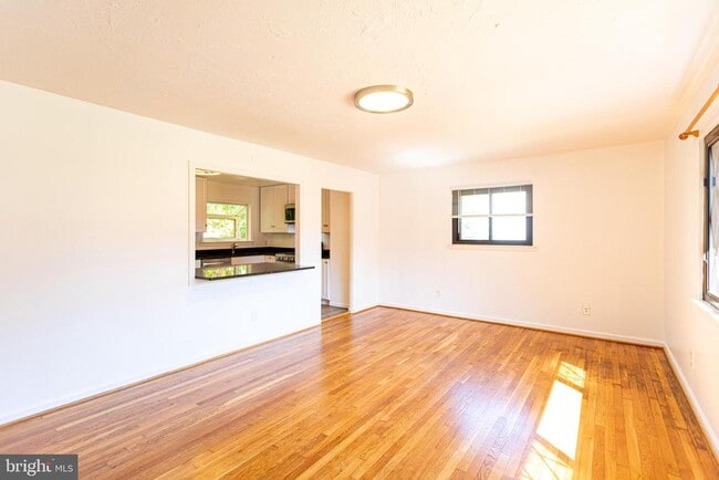 Building Photo - 4203 Lyons St