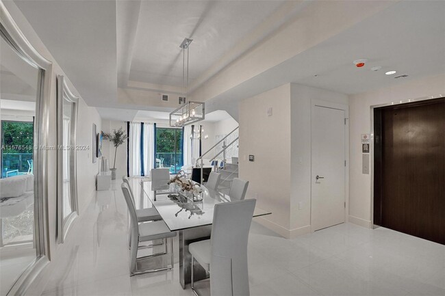 Building Photo - 3040 N Ocean Blvd