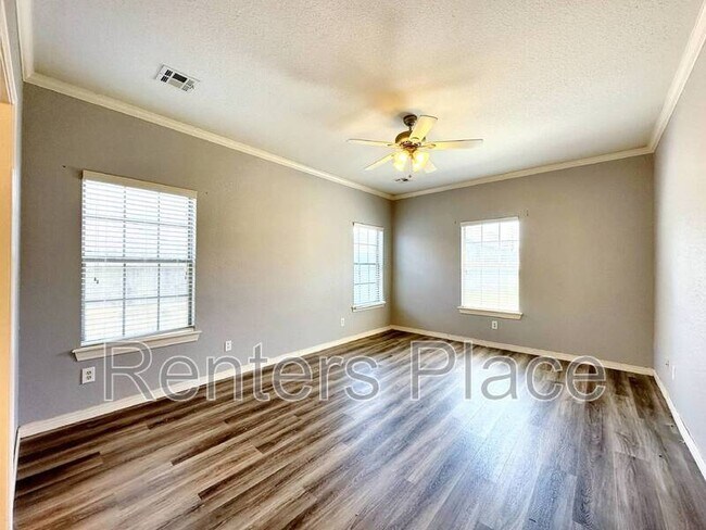 Building Photo - 11006 S Madison St