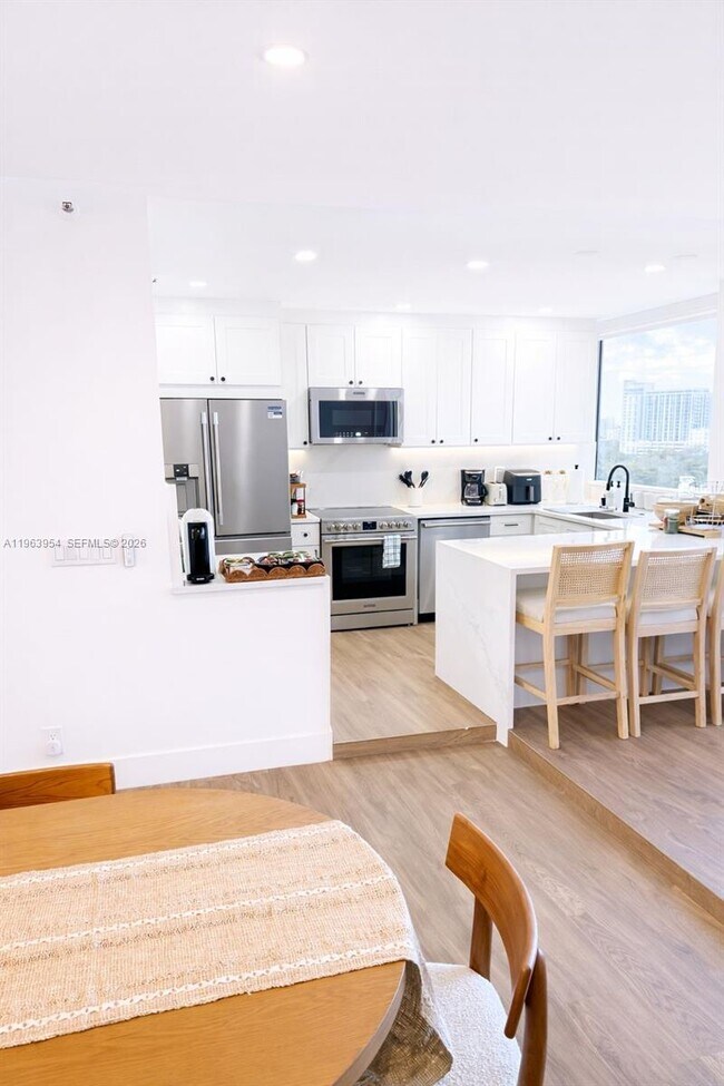 Building Photo - 1541 Brickell Ave