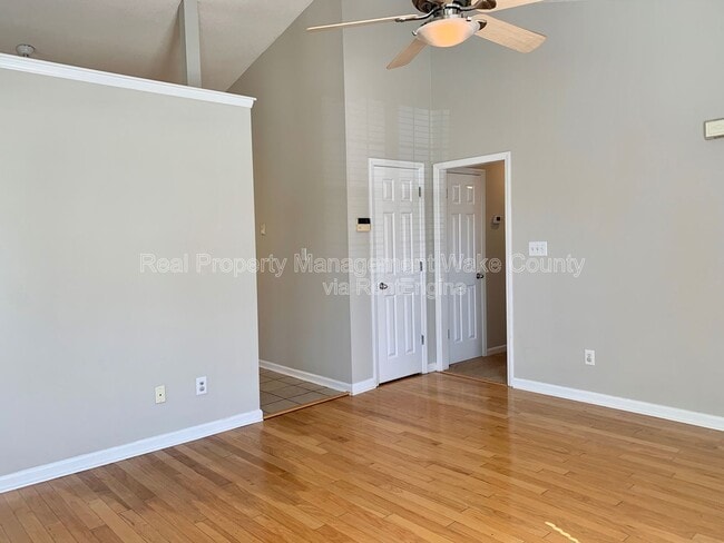 Building Photo - 609 Stinson Ave