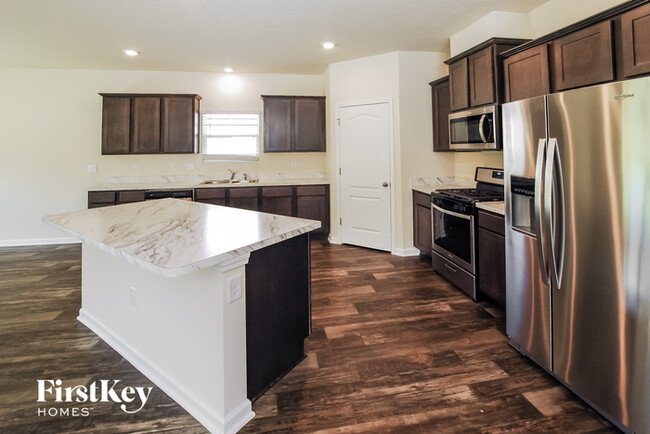 Building Photo - 325 Jarama Cir