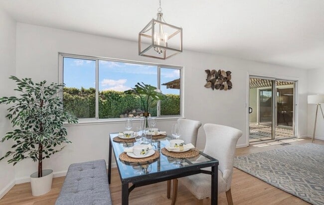 Building Photo - 483 Ontario Dr