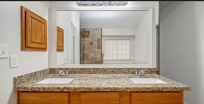 Building Photo - 9803 Knights Dr