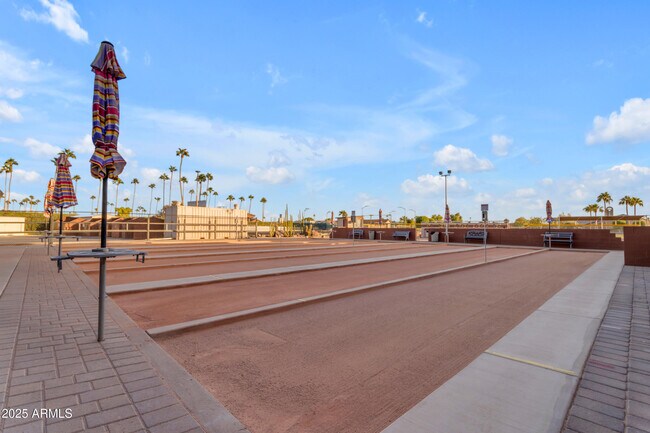 Building Photo - 5807 E Leonora St