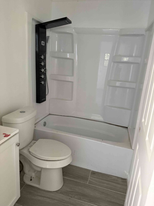 Building Photo - 347 Parker Ave