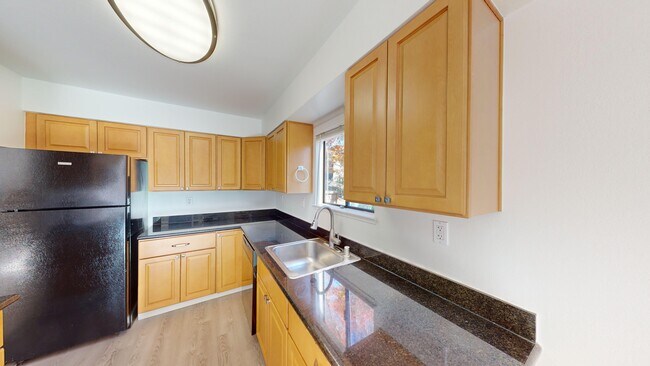 Building Photo - 33 Clay Ct