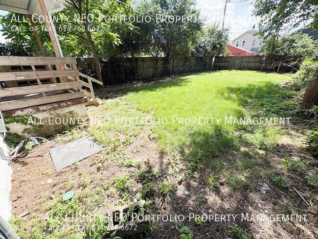 Building Photo - 511 Fairfield Ave