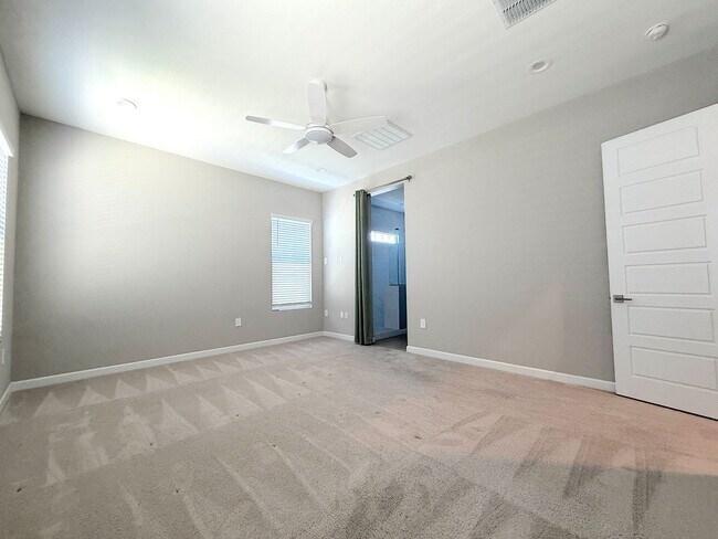 Building Photo - 5059 E Gallop Wy