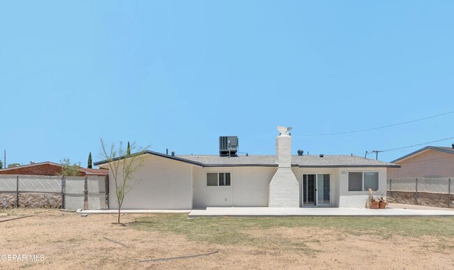 Building Photo - 10516 Cuesta Brava Ln