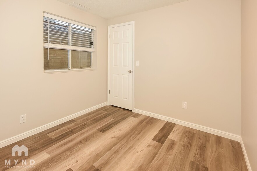 Building Photo - 5485 S 3750 W