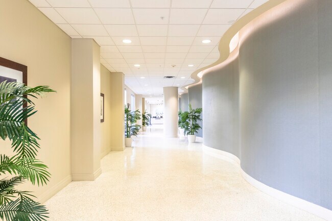 Building Photo - 4001 S Ocean Dr