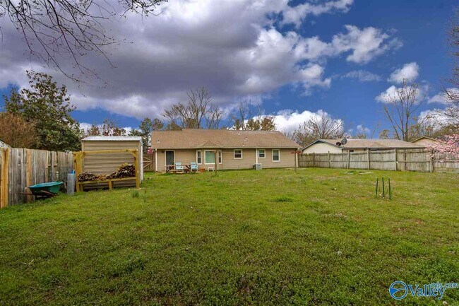 Building Photo - 15104 Balsam Dr SE