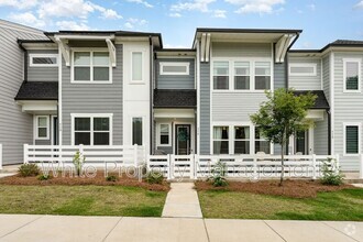 Building Photo - 514 Myrick Aly