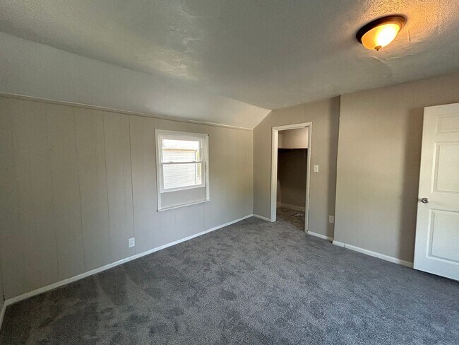 Building Photo - Addyston- Cozy 2 bedroom 1 bath