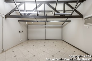 Building Photo - 555 Patricia Dr