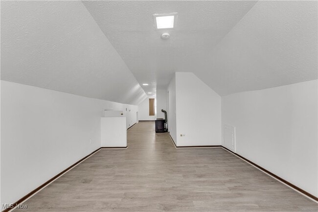 Building Photo - 3292 W 105th St