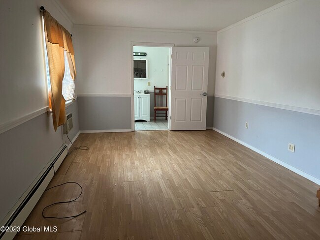 Building Photo - 220 Broad St