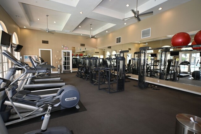 Building Photo - Irvine Watermarke Top Floor Condo 3 BD 2 B...