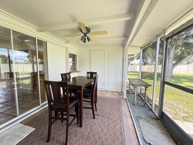Building Photo - 2/2 with Fenced Yard, Garage and Laundry, ...