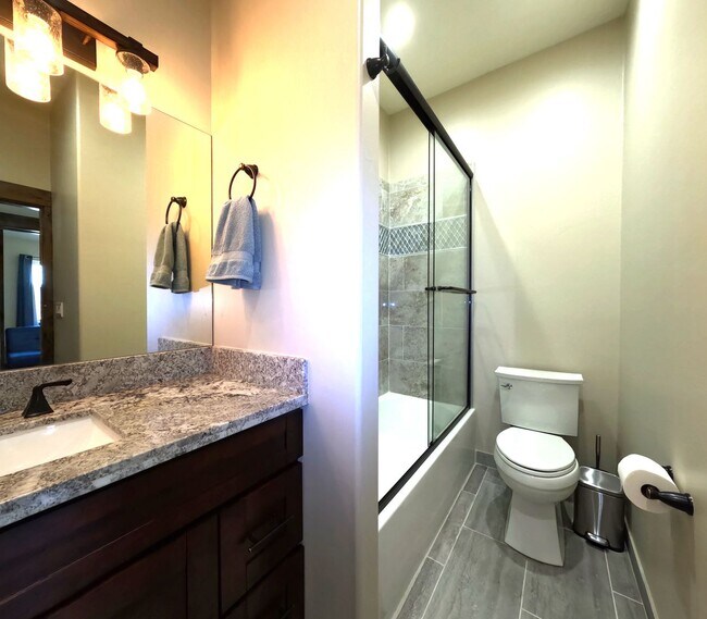 Building Photo - Donner Lake Home for Rent
