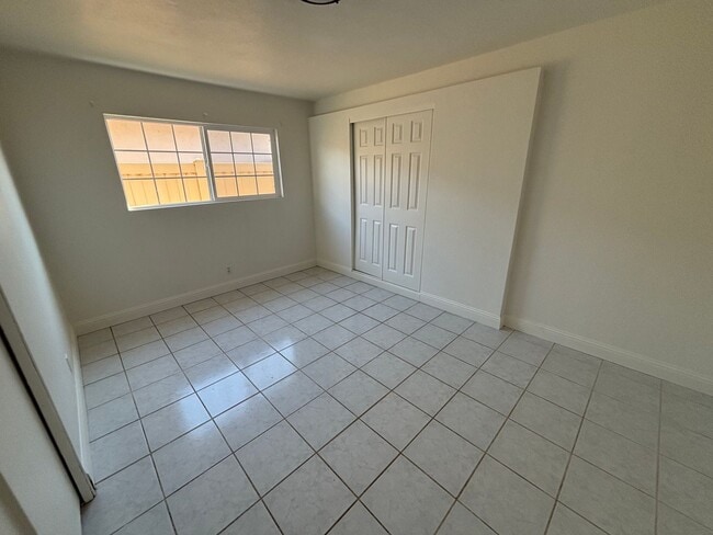 Building Photo - 1125 W Tunnell St