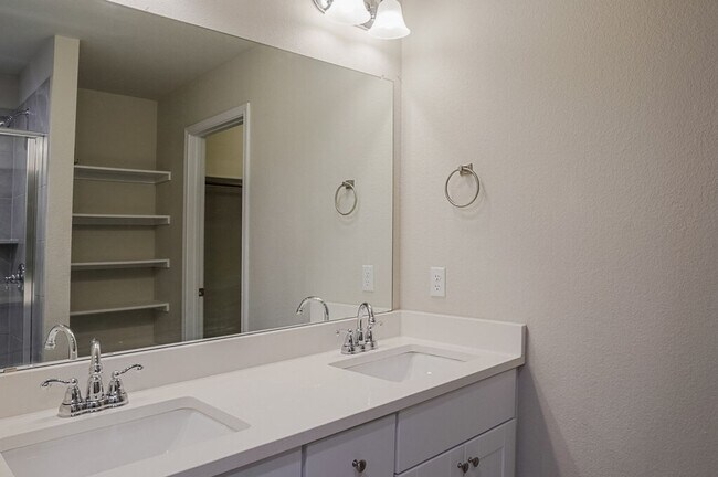 Building Photo - 5306 Golden Canary Ln